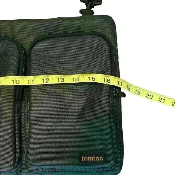 Tomtoc Defender A-17 universal laptop bag - Picture 6 of 11